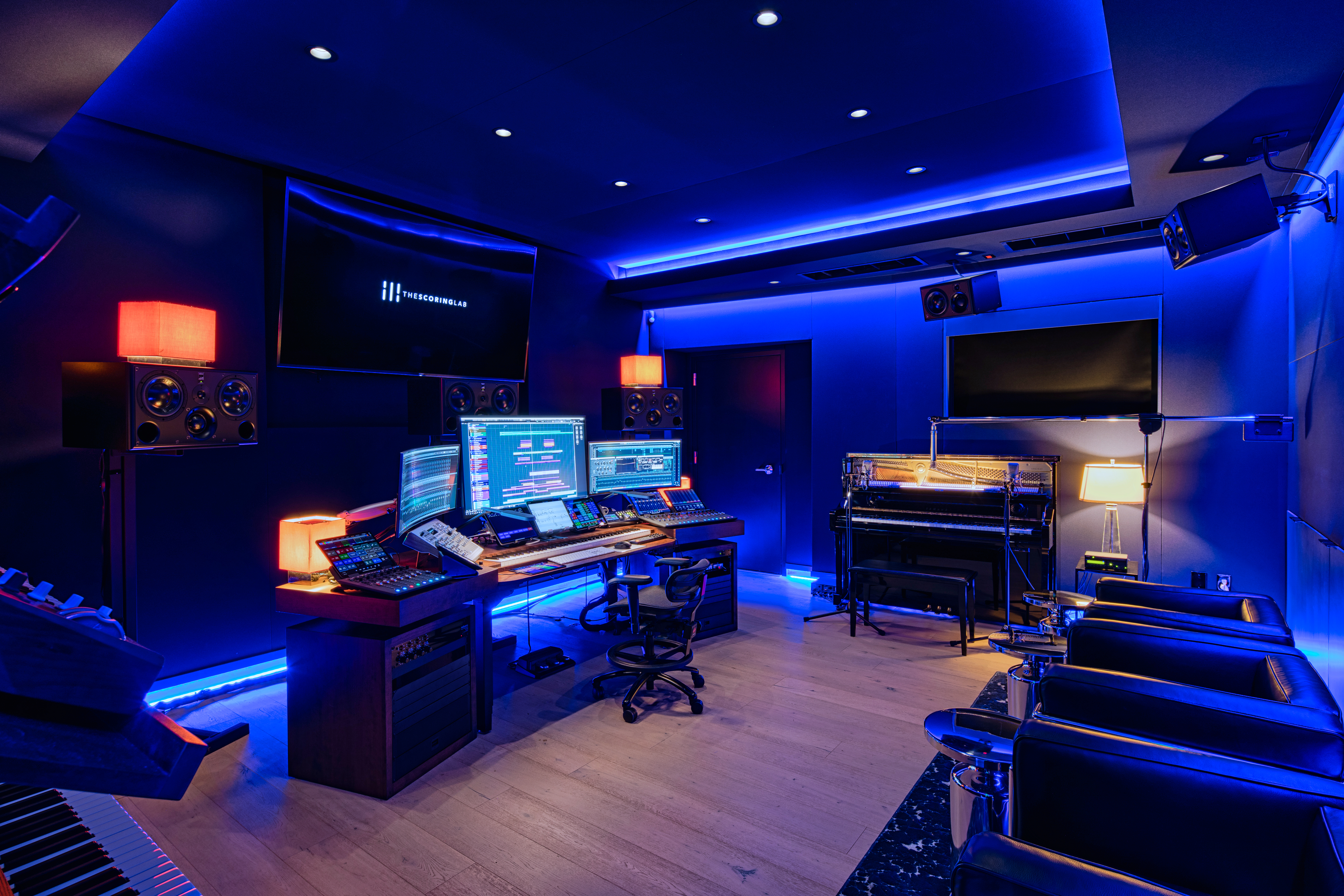 01 Tsl Bw Writing Room