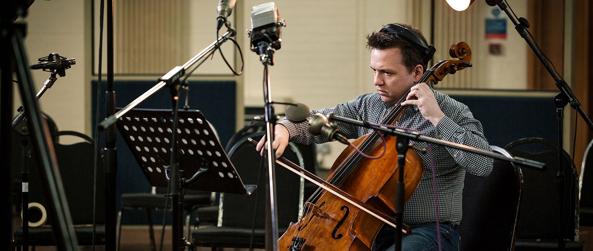 Wide shot of cellist